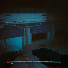 Cyberpunk w topieli. Gracz zbliża się do jadłodajni Judy, słysząc jej głos o burgerach.