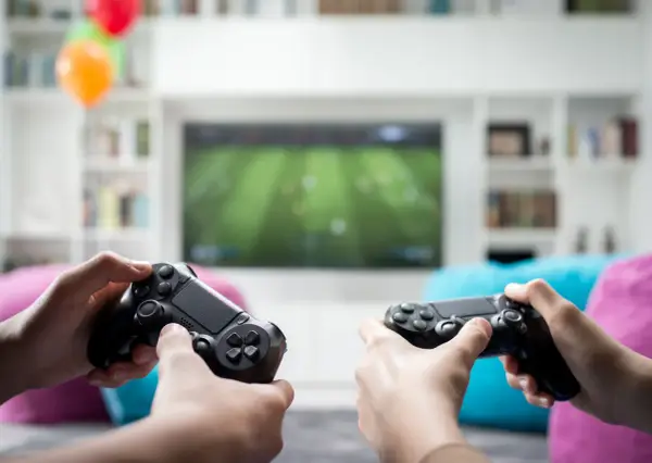 Jak grać na 2 pady online w FIFA 22 i cieszyć się multiplayerem